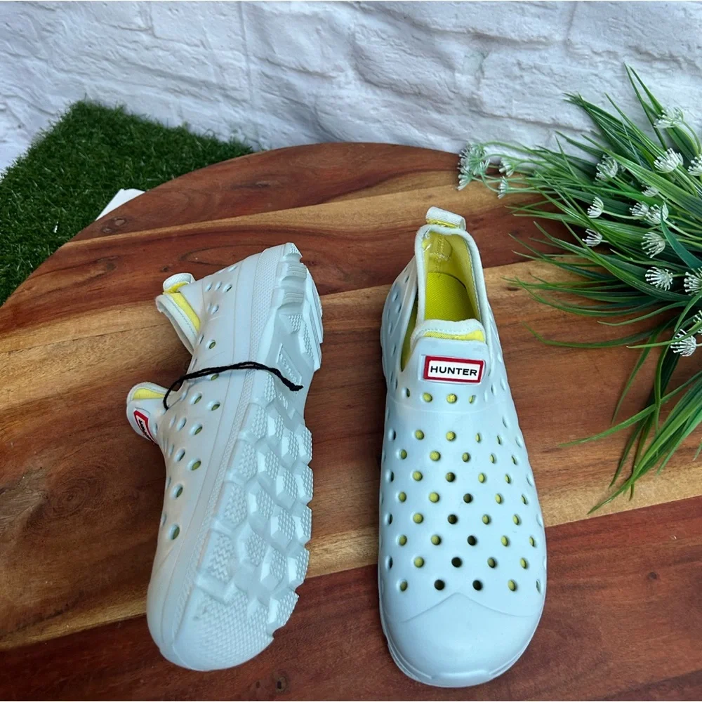 Hunter Original Lightweight Outdoor Shoe with Ventilating... Size US B3 G4